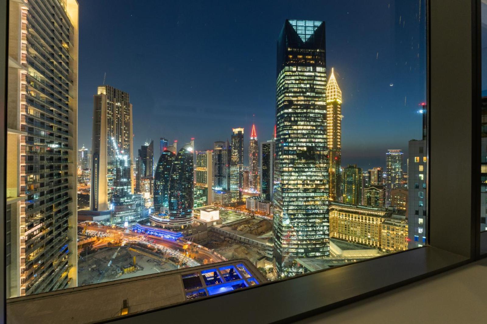 Luxury Difc, Xl Layout, Pool, Gym, Skyline View * Dubai
